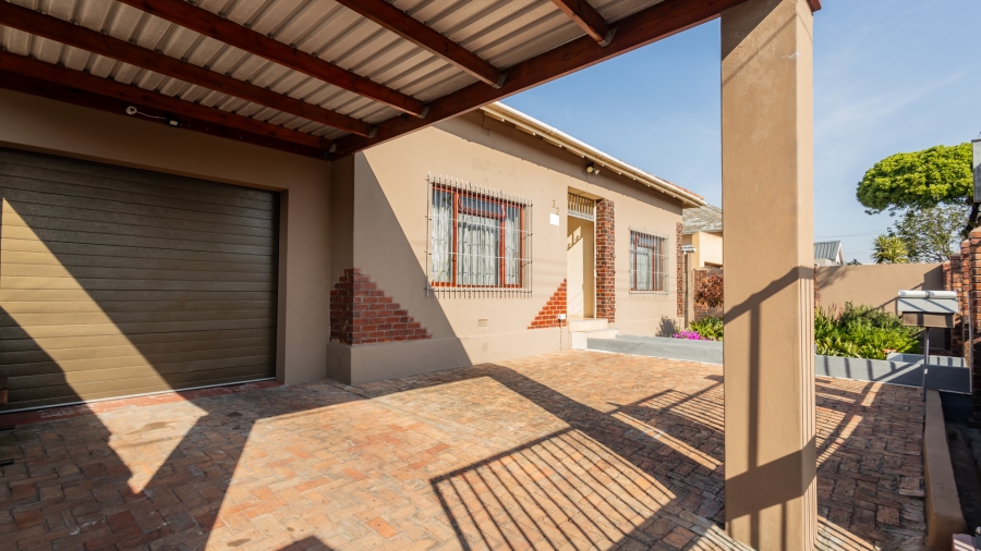 3 Bedroom Property for Sale in Goodwood Estate Western Cape